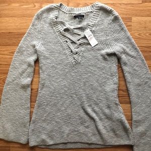 AE Chunky Lace-up Pullover